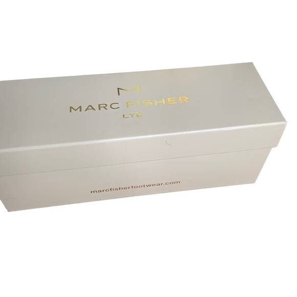 MARC Fisher Paxton stud slide green sandals. Size 8.5. New in Box - Picture 5 of 6